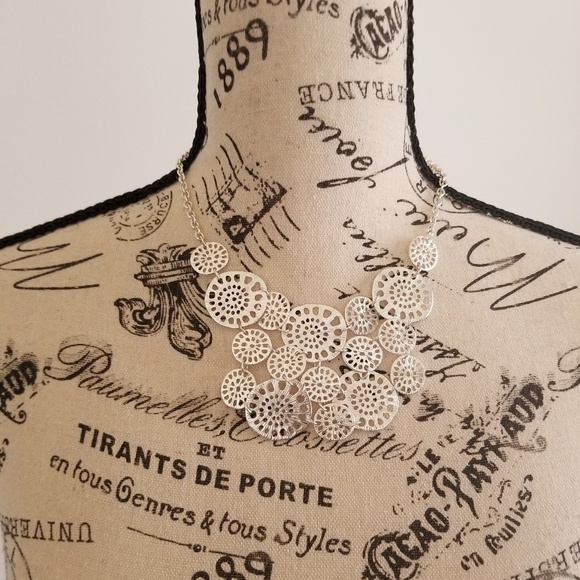 Jewelry - BOGO****Super cute bubble necklace